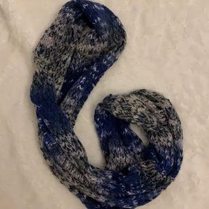 Infinity scarf